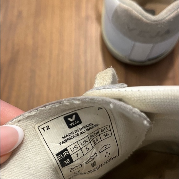 Veja Esplar Leather Sneakers - Picture 11 of 11